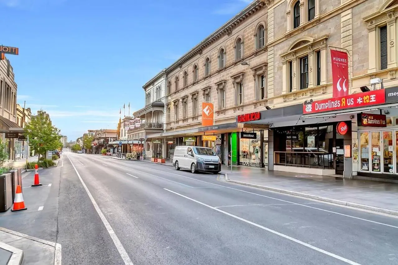 Recharge On Rundle Adelaide Apartman