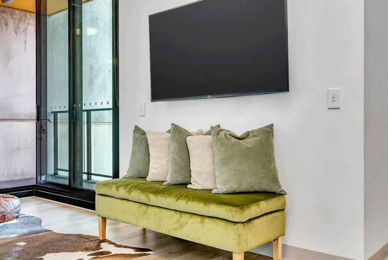 Recharge On Rundle Adelaide Apartman